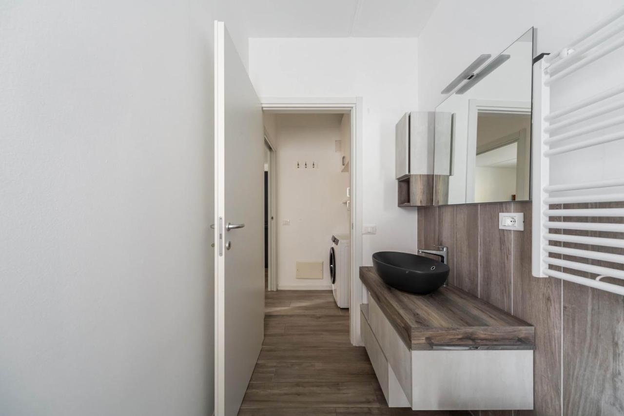 Comfy Apt With Private Parking & Balcony Milan Luaran gambar
