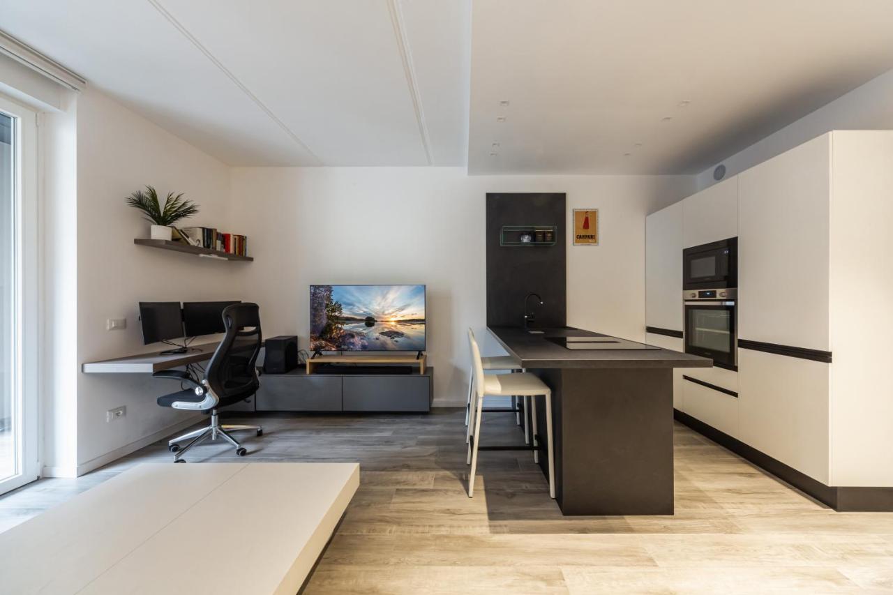 Comfy Apt With Private Parking & Balcony Milan Luaran gambar