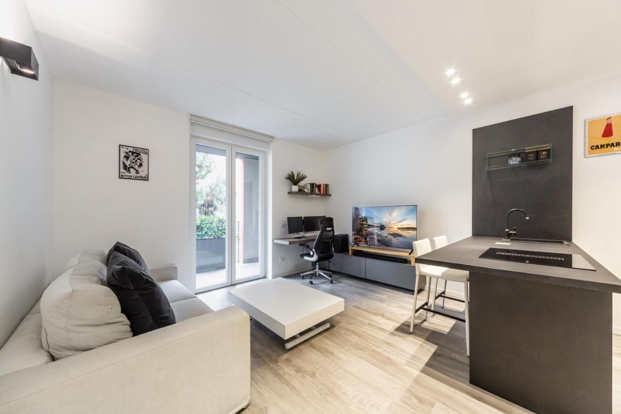Comfy Apt With Private Parking & Balcony Milan Luaran gambar